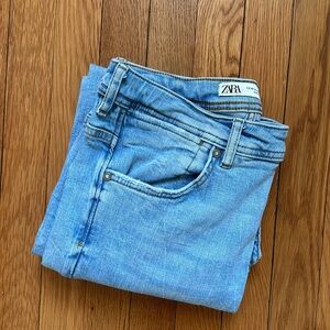 Men’s Zara Cropped Skinny Denim Light Wash with Stretch and Distressed Ankles